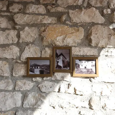 Hera Guest Haus *