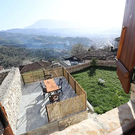 Hera Guest Haus Berat